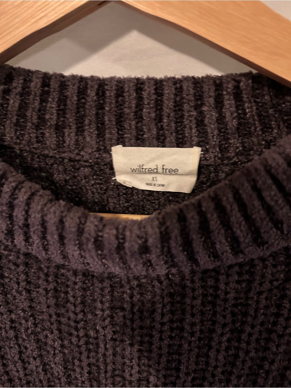 Aritzia Wilfred Free Dusty Mauve Chunky Chenille Crewneck Sweater - Size XS - Picture 3 of 5